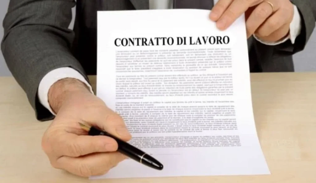 Contratto-di-lavoro- corrierecomo
