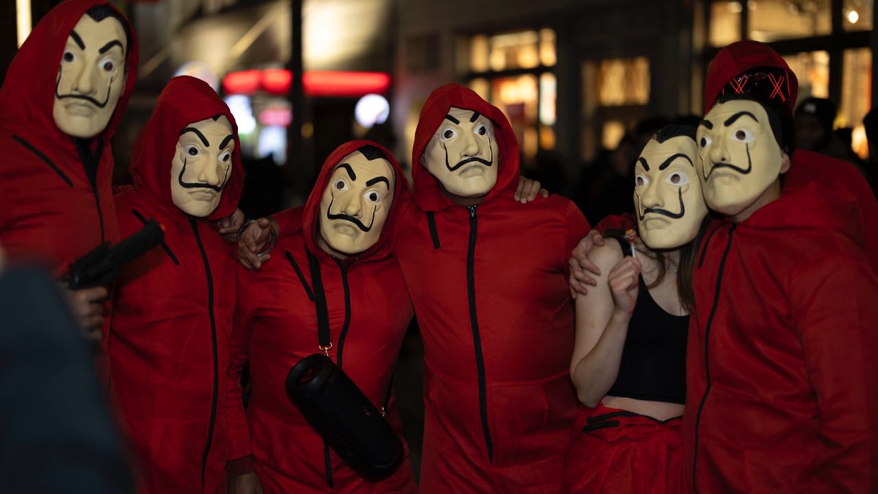 Clamoroso annuncio di Netflix: La Casa di Carta 6 si fa | Iniziano le riprese della serie più amata