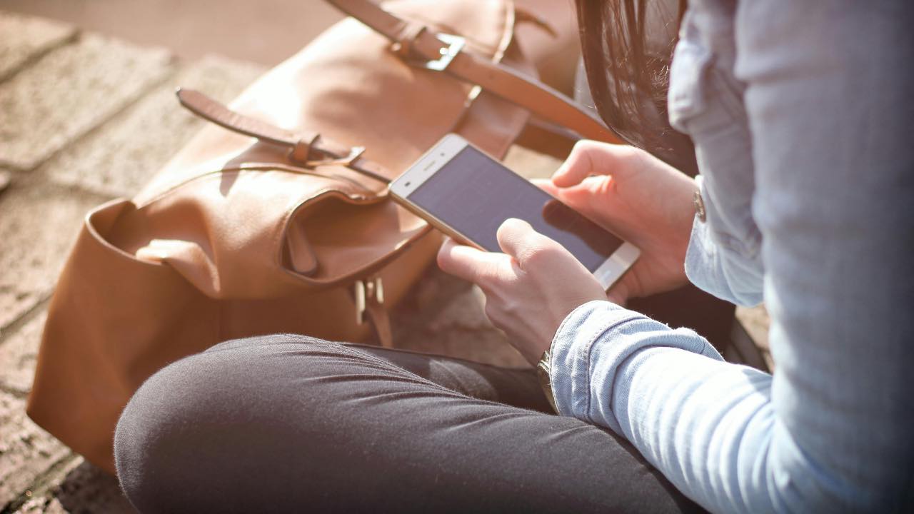 Se tradisci il tuo partner devi avere per forza questo telefono: mai nessuno scoprirà niente