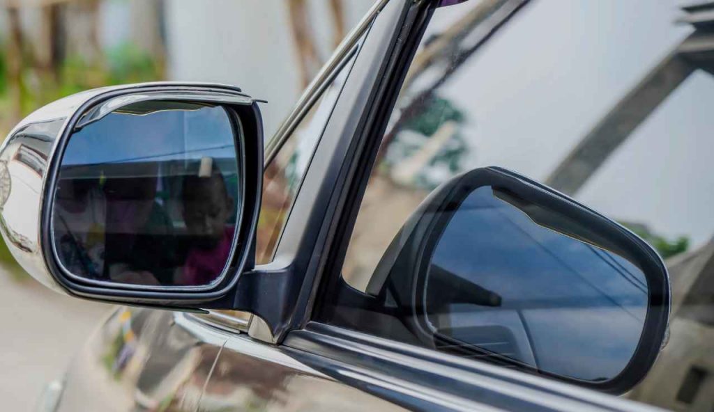 Finestrino auto chiuso
