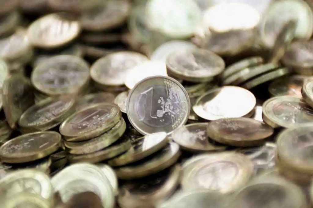 Monete-1-euro-. corrierecomo