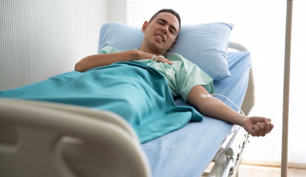 Uomo in ospedale