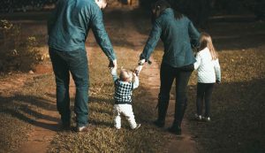 famiglia bambini - pexels - corrierecomo