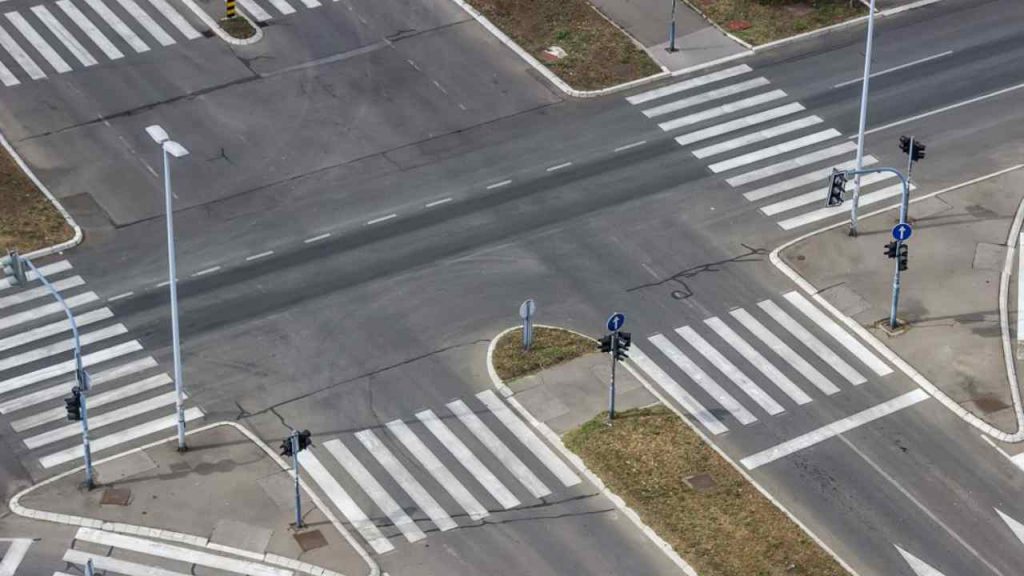 incrocio- precedenza - corrierecomo