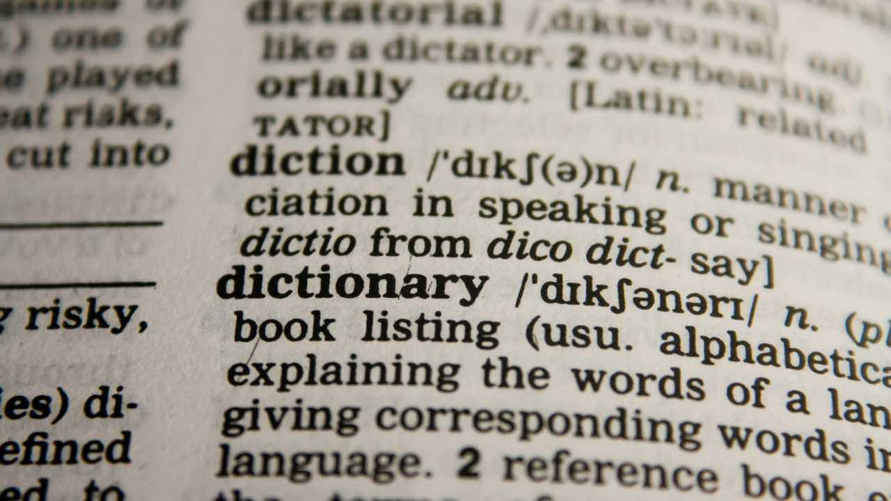 libro- parole - vocabolario - pexels- corrierecomo
