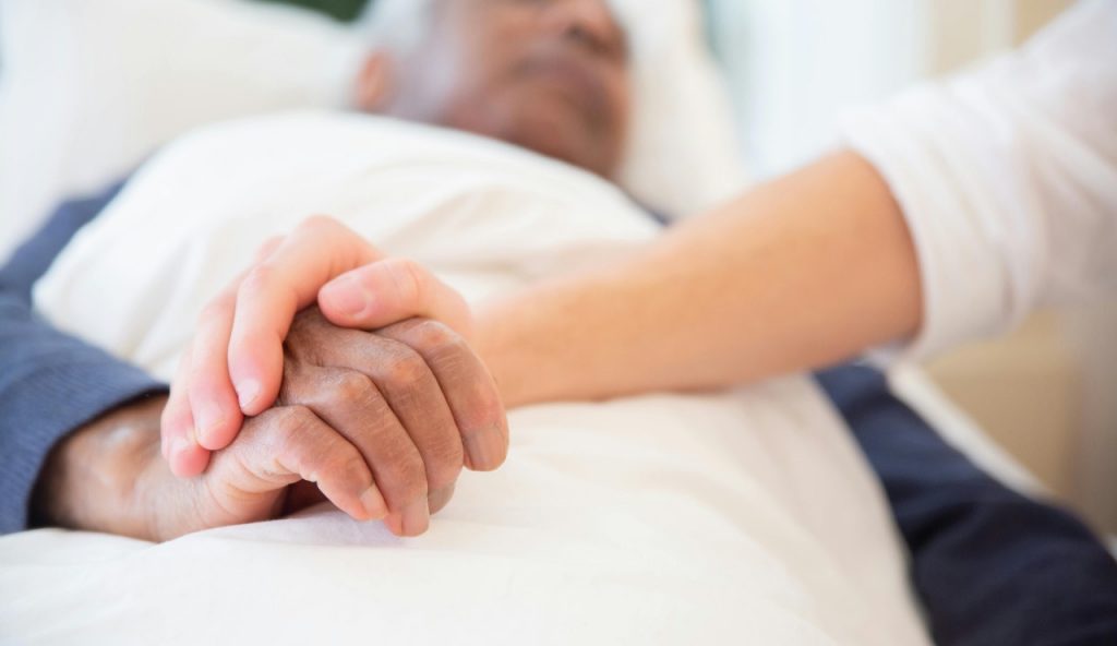 uomo - ospedale - pexels- corrierecomo