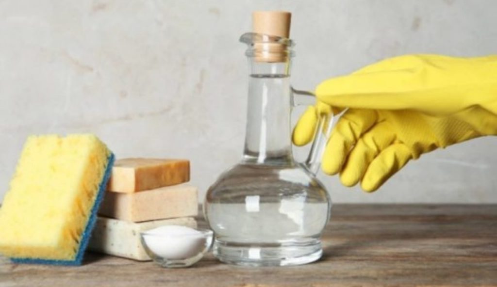 Pulizia, ma quale aceto e bicarbonato: il mix perfetto è un altro | Non ne farai più a meno